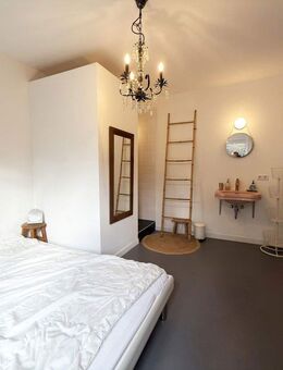 5% Rendite & Provisionsfrei - Möblierte 2-Zimmer-Wohnung in Leonberg - Inkl. Stellplatz & Küche - Leonberg (Baden-Württemberg)