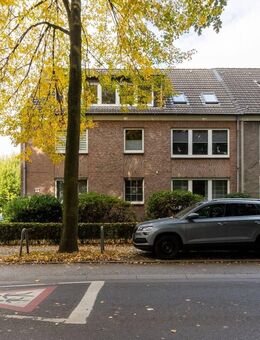 Attraktives Dreifamilienhaus mit 5 Garagen - Gladbeck