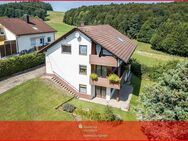 Massives Wohnhaus mit drei abgeschlossenen Einheiten, zwei Garagen, Werkstatt und viel Grundstück - Rickenbach