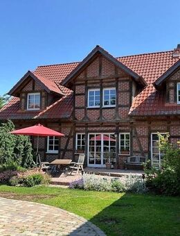 Wunderschönes Fachwerkhaus in ruhiger Lage mit Platz für 4-5 Pferde - Edemissen