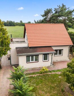 Charmantes Einfamilienhaus mit Potenzial auf Traumgrundstück direkt am Feld in sensationeller Lage - Wustermark