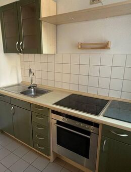 EBK inklusive - 3. OG - Bad mit Dusche - Laminat - Chemnitz