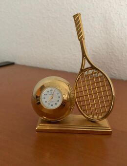 Uhr mit Tennisschläger aufstellbar - Arnstadt