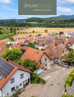 DHH mit Blick auf die Burg Rötteln - Familienfreundliches Wohnen auf dem Salzert in Lörrach - Lörrach