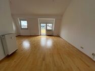 Großzügige Wohnung mit 2 Balkonen, Fahrstuhl und EBK - Mannheim