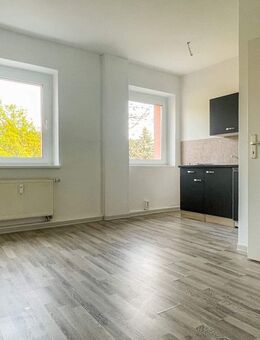 Klein, fein, meins... - nur noch einziehen! - Zwickau