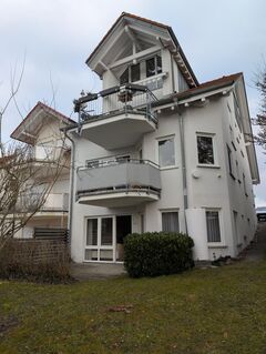 Lichtdurchflutete Etagenwohnung in Singen