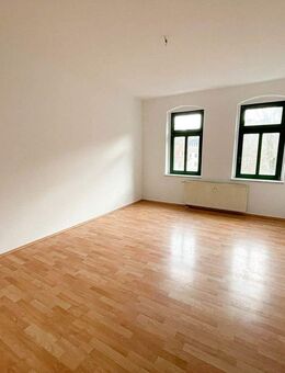 2-Raum-Dachgeschosswohnung mit Einbauküche im Herzen von Aue - Aue