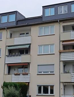 Kapitalanlage: Moderne 4-Zimmer-Dachgeschosswohnung mit Stellplatz in Monheim-Baumberg - Monheim (Rhein)
