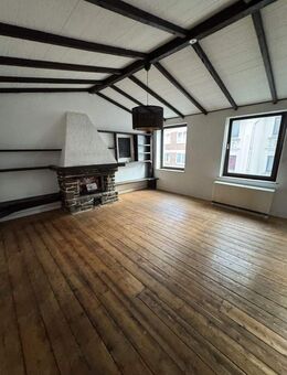 Charmante 2-Zimmer-Wohnung mit 72 m² in zentraler Lage - Holzstraße, 1. OG - Düren