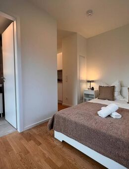 Köpenicker Str. 102: LUXUS 2-Zi-Whg + SÜD-Terrasse - per 01.12.25 - Berlin