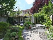 Ein Stück Oase in urbaner Lage - Modernisiertes Zweifamilienhaus mit Garten und Carport - Hamm