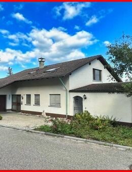 Zwei- Dreifamilienhaus mit herrlichem Blick in Gurtweil - Waldshut-Tiengen