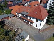 Wohn- und Geschäftshaus mit Nebengebäude und 8 Garagen - großes Grundstück mit weiterem Baurecht - Sonneberg Hüttengrund