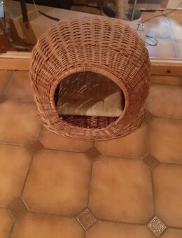 Katzenlaufrad und Korb - Traunreut Zentrum