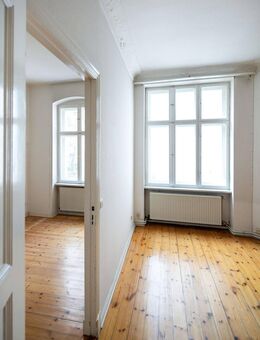 Einen Steinwurf vom Lietzensee: bezugsfreie 2-Zimmer-Altbauwohnung! - Berlin
