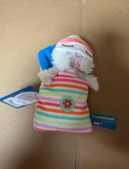 NICI Kuscheltier Schaf Jolala 14cm schlafend im Bettchen - Seßlach