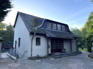 Attraktives verbundenes Einfamilienhaus mit Keller, Garten und Garage in bester Waldrandlage - Schwarzenbek