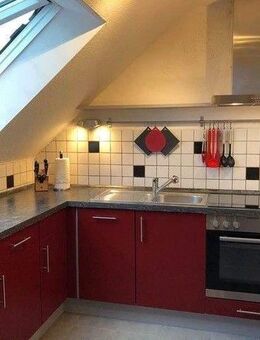 3 Zimmer Dachgeschoss-Wohnung mit großem Gartenanteil + Garage -ALLERSBERG - Allersberg