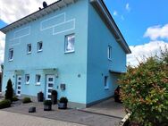 Schönes Zweifamilienwohnhaus mit zwei Carports, Fussbodenheizung, Terrassen und Garten! - Bad Nauheim