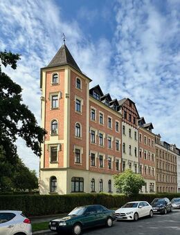 Über den Dächern der Stadt - attraktive 4-Zimmer-Etagenwohnung mit Balkon in denkmalgeschütztem Haus mit Fahrstuhl - Chemnitz