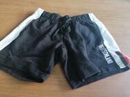 Schwarze Shorts - Aufdruck Deutschland - Gr. 110/116 - Pirmasens