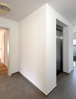 Exklusive Obergeschosswohnung mit Weitblick – Stilvoll Wohnen in urbaner Lage A-WE06 - Garmisch-Partenkirchen