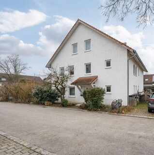 AIGNER - Geräumiges Einfamilienhaus mit Einliegerwohnung in ruhiger Lage in Finsing!