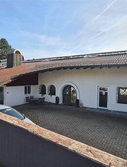 Obergeschoss einer Villa - Große Wohnung mit 5 Schlafzimmern nur als WG zu vermieten - Heidenheim (Brenz)