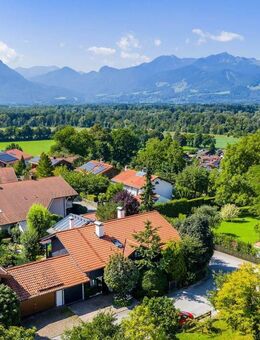 Schmuckstück in malerischer Lage: Großzügiges Einfamilienhaus mit Einliegerwohnung und Traumgarten - Neubeuern