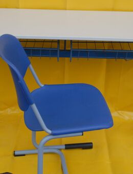 30 Stühle + 5 Tische für Schule, Vereine u. Kindergarten - Neuhof (Hessen)