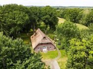 Wohntraum unter Reet - Denkmalgeschütztes Fachwerkhaus mit Weide und Scheune in idyllischer Lage - Osterholz-Scharmbeck