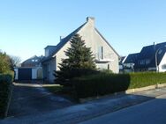 Freistehendes Zweifamilienhaus auf einem 789 m² Grundstück mit 2 Garagen - Dortmund-Lichtendorf - Dortmund