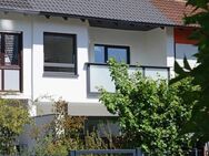 Roth: Erstbezug nach Kernsanierung: RMH mit Garage und Top Energetik A in familienfreundlicher Lage - Roth (Bayern)