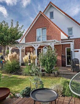 Stilvolle Doppelhaushälfte (Niedrigenergiebauweise) mit ausgebautem Studio im Souterrain - Hamburg