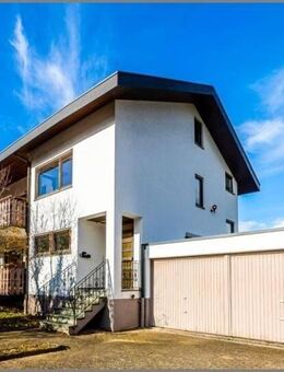 Geräumiges Einfamilienhaus - tolle Wohnlage! Hobbyräume, Doppelgarage, Balkone, großes Grundstück. - Sinzheim