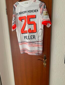 Signiertes Thomas Müller Bayern München Trikot (Größe M) - Oberhausen