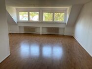 2 Zimmer DG Wohnung in Darmstadt Eberstadt - Darmstadt