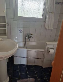 1-2Familienhaus 2 Wohnungen + Ausbaureserve im DG! 1x 2 ZKB, Terrasse+DG, Garage + 1x 3 ZKB; Terrasse , Garten, Garage. - Maxdorf