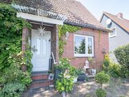 Einfamilienhaus mit Potenzial - Individuelle Gestaltungsmöglichkeiten auf großzügigem Grundstück - Burweg