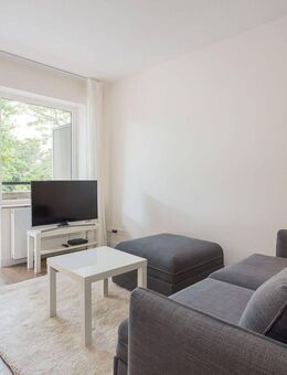 Hallerstraße! 1,5 Zimmer Apartment nebst Balkon & Tiefgaragenstellplatz! - Hamburg