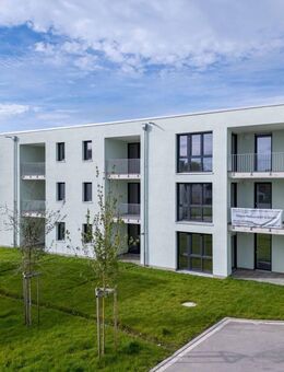 Neubau (Erstbezug!) BARRIEREFREI und seniorengerechte moderne 2-Zimmer-Wohnung in Roth mit Loggia, zentral aber im Grünen - Roth (Bayern)