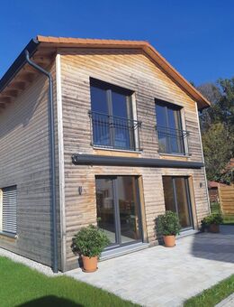 CHIEMGAU - PROVISIONSFREI VON PRIVAT: Modernes Holzhaus (Neubau 2024) auf seltenem Pachtgrundstück - Siegsdorf