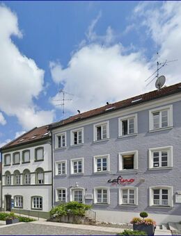 Wohn- und Geschäftshaus mit langfristiger Vermietung von zwei Wohnungen und einer Arztpraxis in bester Lage in Rotthalmünster - Rotthalmünster