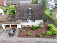 Vermietetes Zweifamilienhaus mit Dachausbau-Potenzial - Kraichtal