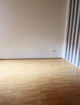 Gemütliche 2 Zimmer-Erdgeschoss-Wohnung direkt in Hemeringen mit Einbauküche und Garten-Nutzung! - Hessisch Oldendorf
