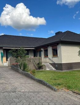 Architekten - Bungalow mit Vollkeller und 2 Garagen - Stade (Hansestadt)