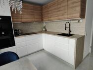 Familienfreundliche 4-Zimmer-Wohnung mit Balkon in Berlin Marzahn Mitte - Berlin
