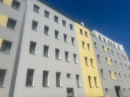 Schön geschnittene Familienwohnung mit Aufzug, 2 Bädern & 2 Balkonen, EBK uvm.! - Halle (Saale)