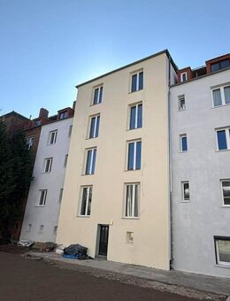 Frisch sanierte 4-Raumwohnung mit Balkon und Fußbodenheizung! - Halle (Saale)